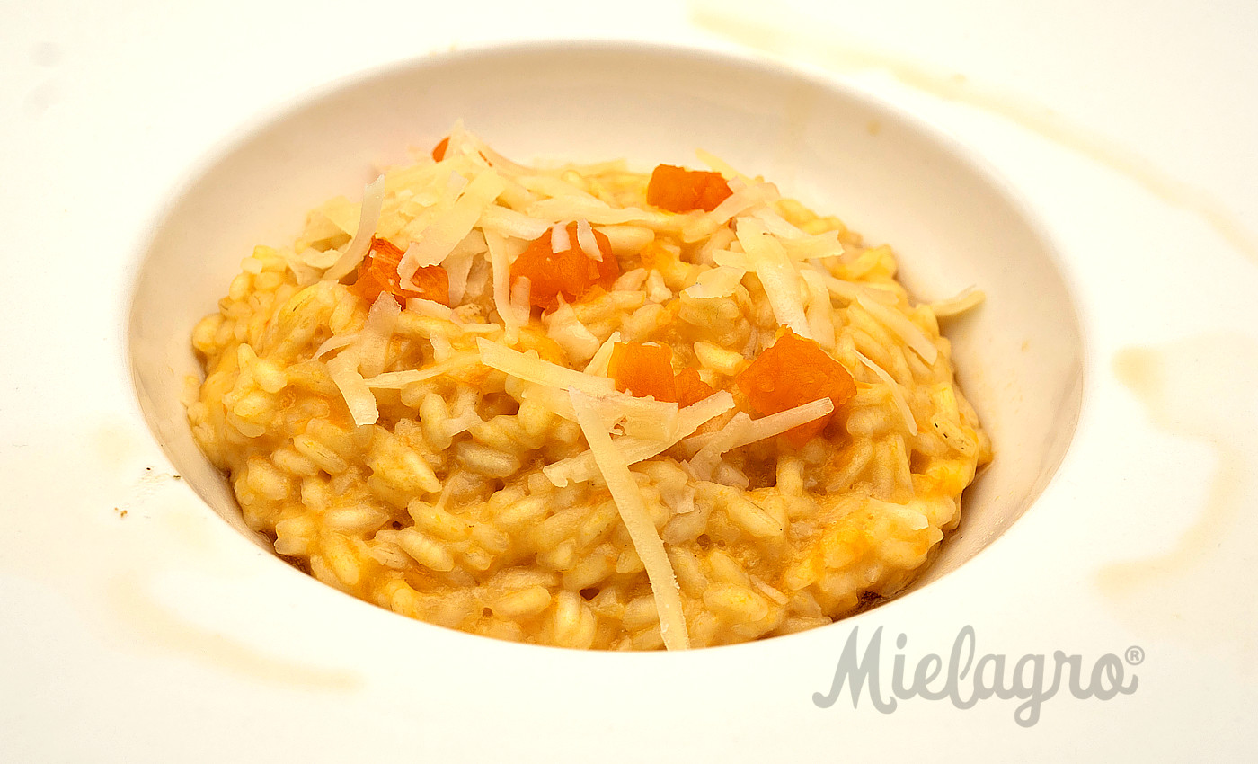 Ricetta: Risotto di Zucca, pecorino Toscano e Mielagro al Peperoncino - Chef Marco Nebbiai in collaborazione con la Cucina del Ristorante Hosteria del Borgo di Bientina | Mielagro®
